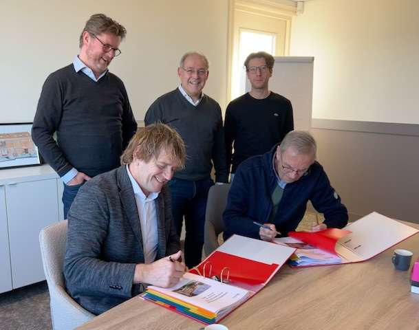 Ondertekening van de bouwovereenkomst voor Appartementengebouw Krokus