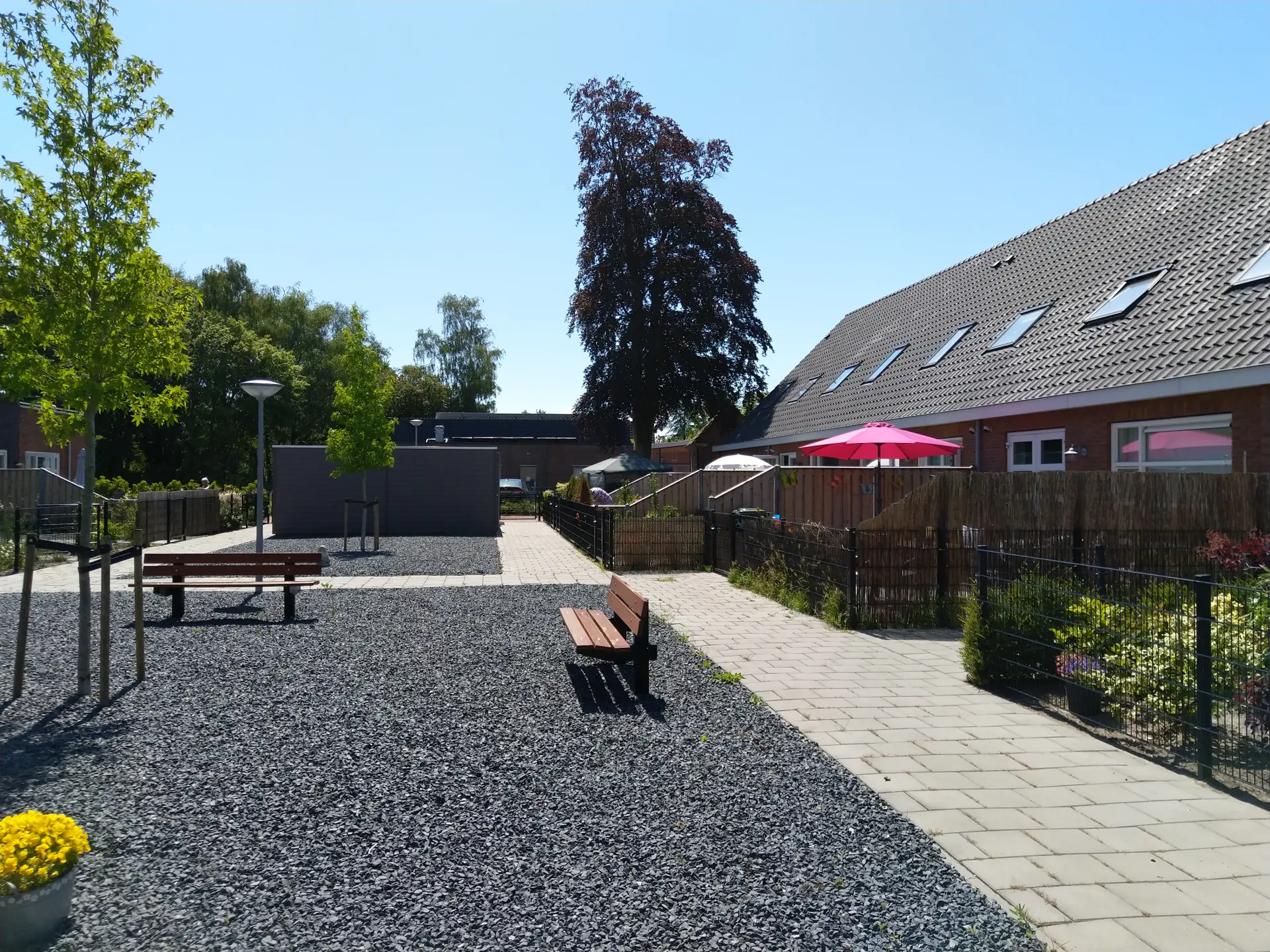 Het gemeenschappelijke binnenterrein van Hof van Wognum